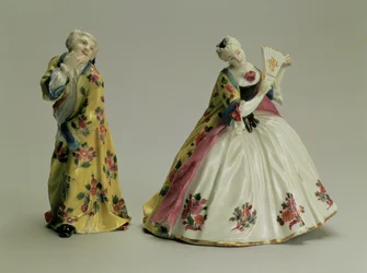 Par de figuras: Hombre con túnica oriental y dama con abanico, Meissen, 1736